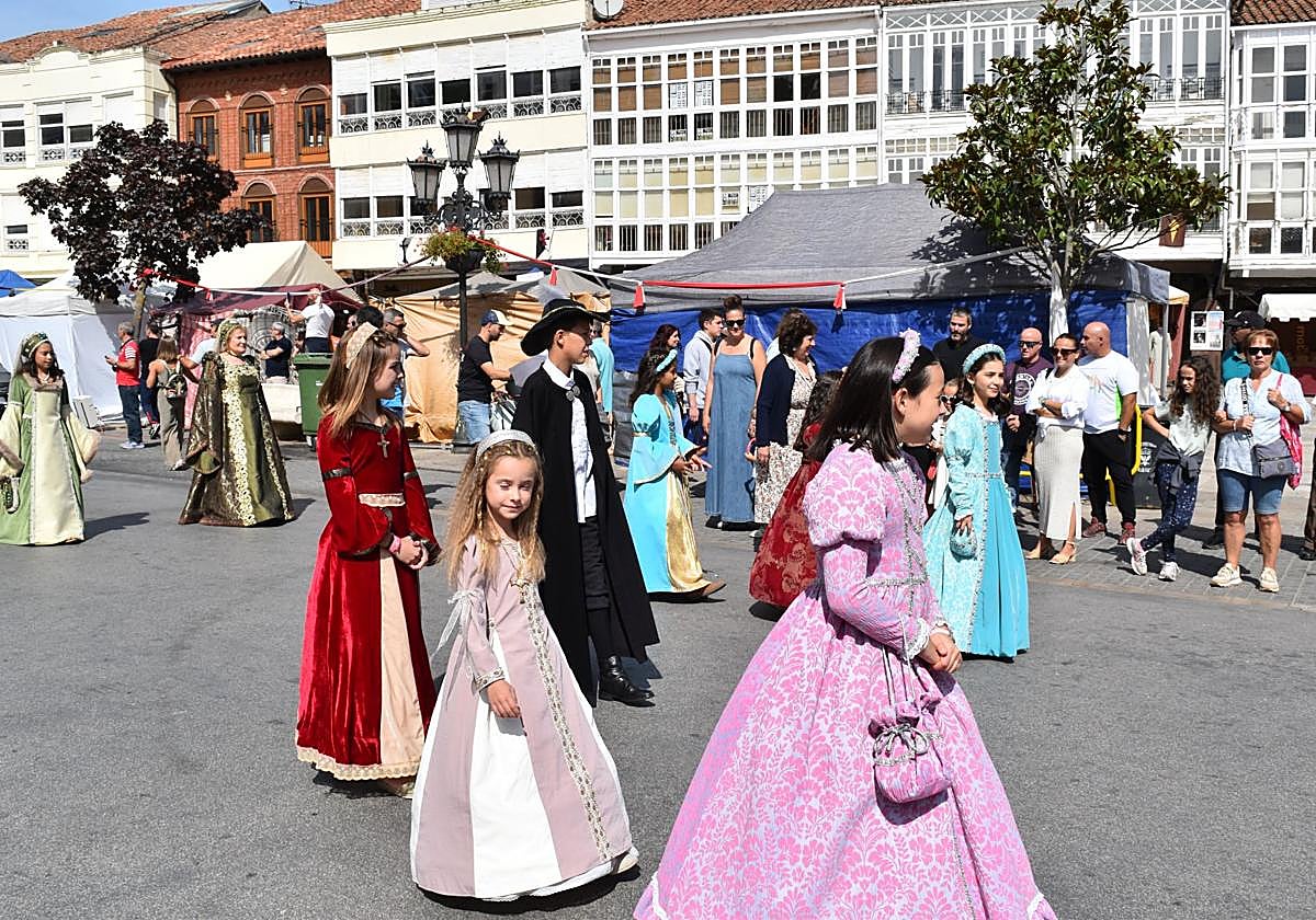 Carlos I y su hermana Leonor regresan a Aguilar de Campoo