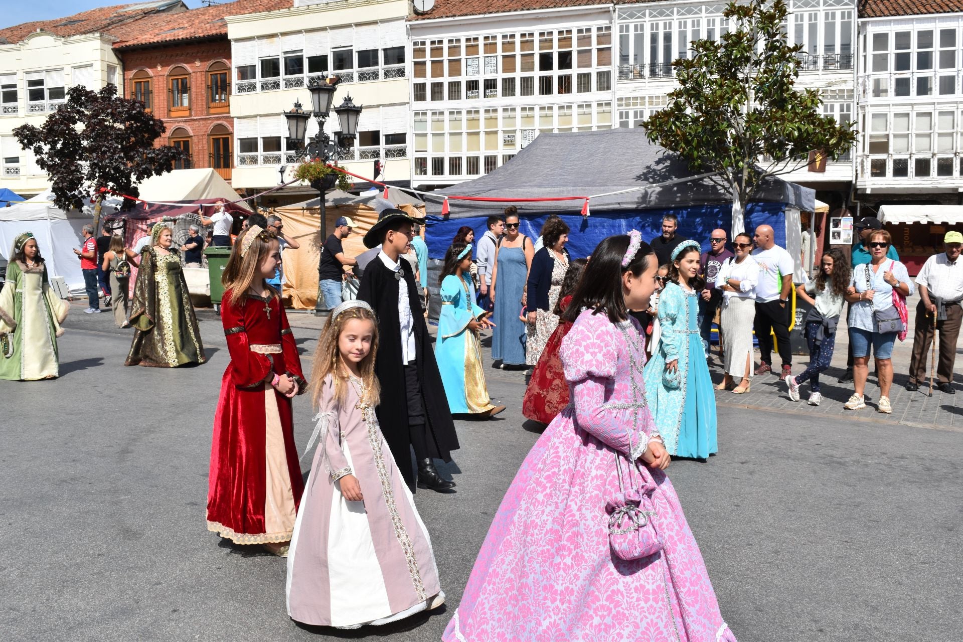 Carlos I y su hermana Leonor regresan a Aguilar de Campoo