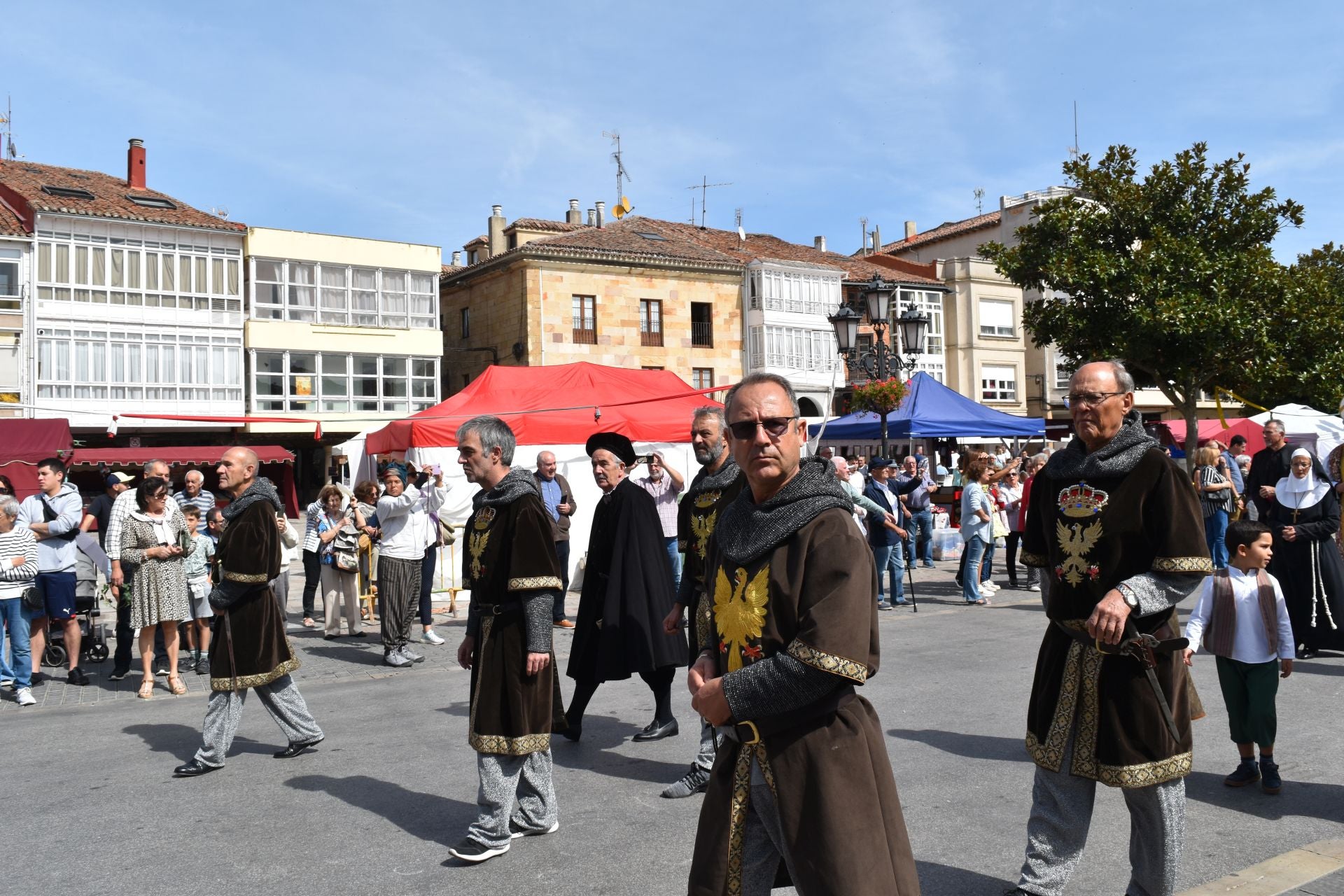 Carlos I y su hermana Leonor regresan a Aguilar de Campoo