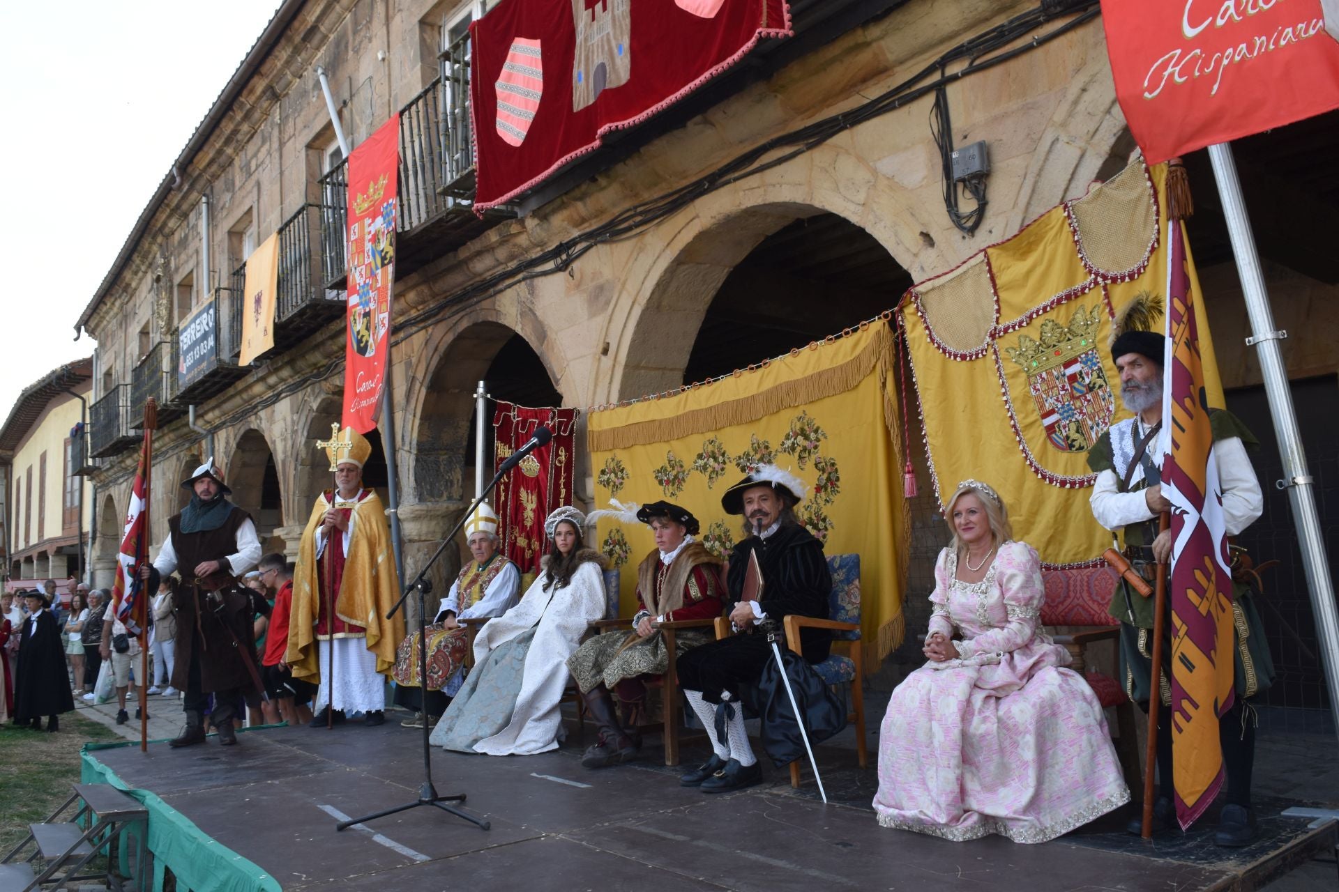 Carlos I y su hermana Leonor regresan a Aguilar de Campoo