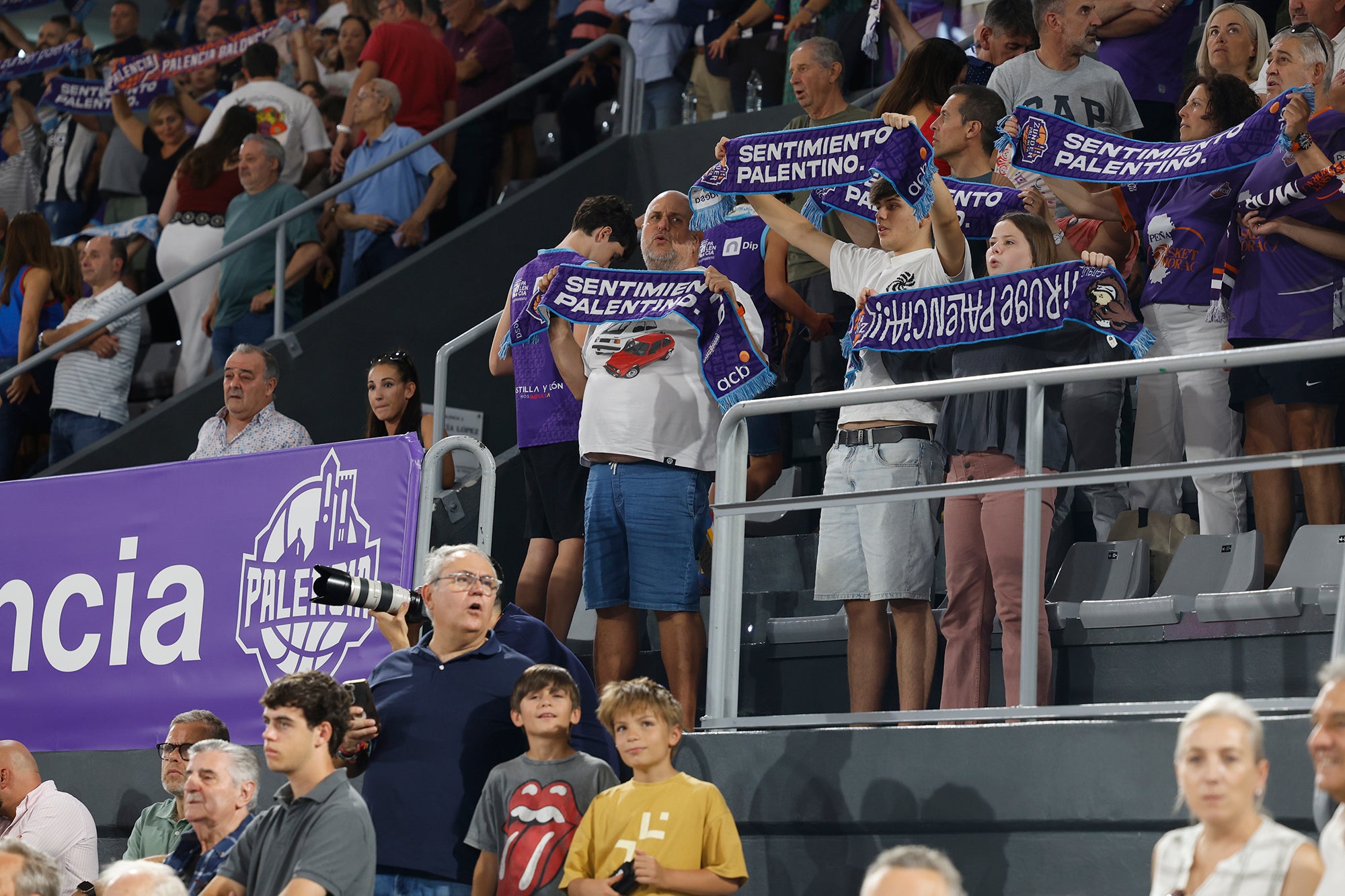 Búscate en las gradas de la final de la Copa Castilla y León de Baloncesto
