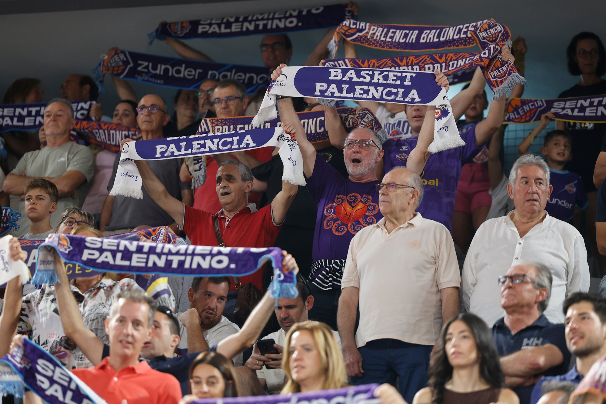 Búscate en las gradas de la final de la Copa Castilla y León de Baloncesto