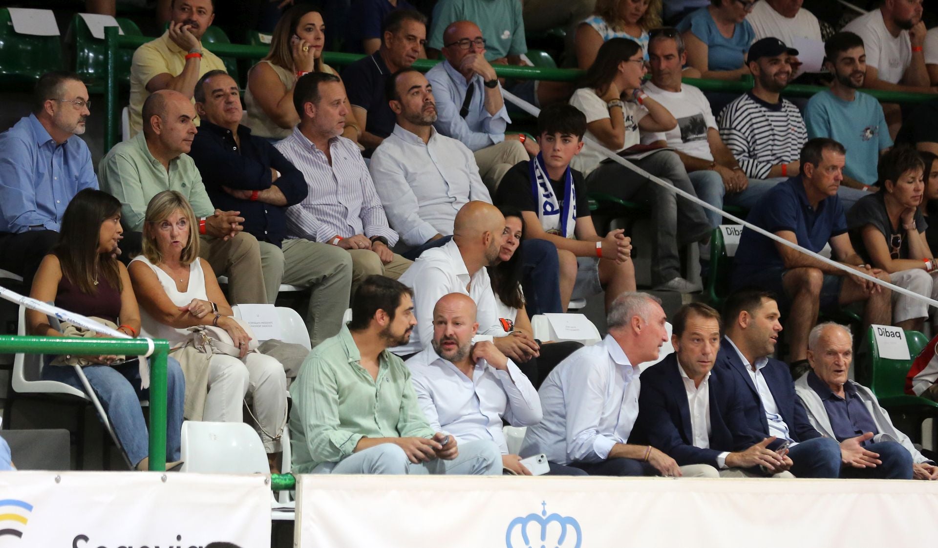 Búscate en las gradas del Pedro Delgado durante el partido del Real Madrid en Segovia