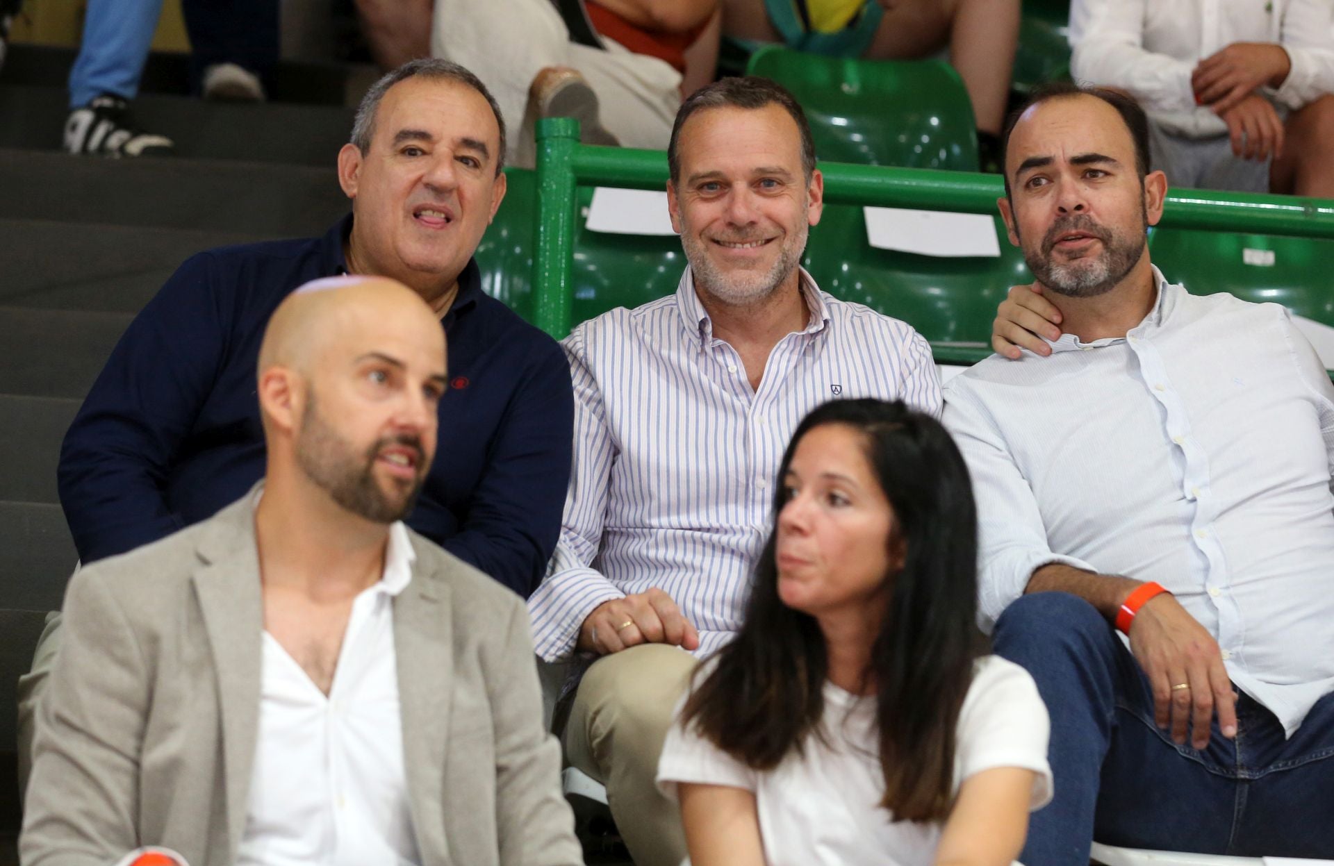 Búscate en las gradas del Pedro Delgado durante el partido del Real Madrid en Segovia