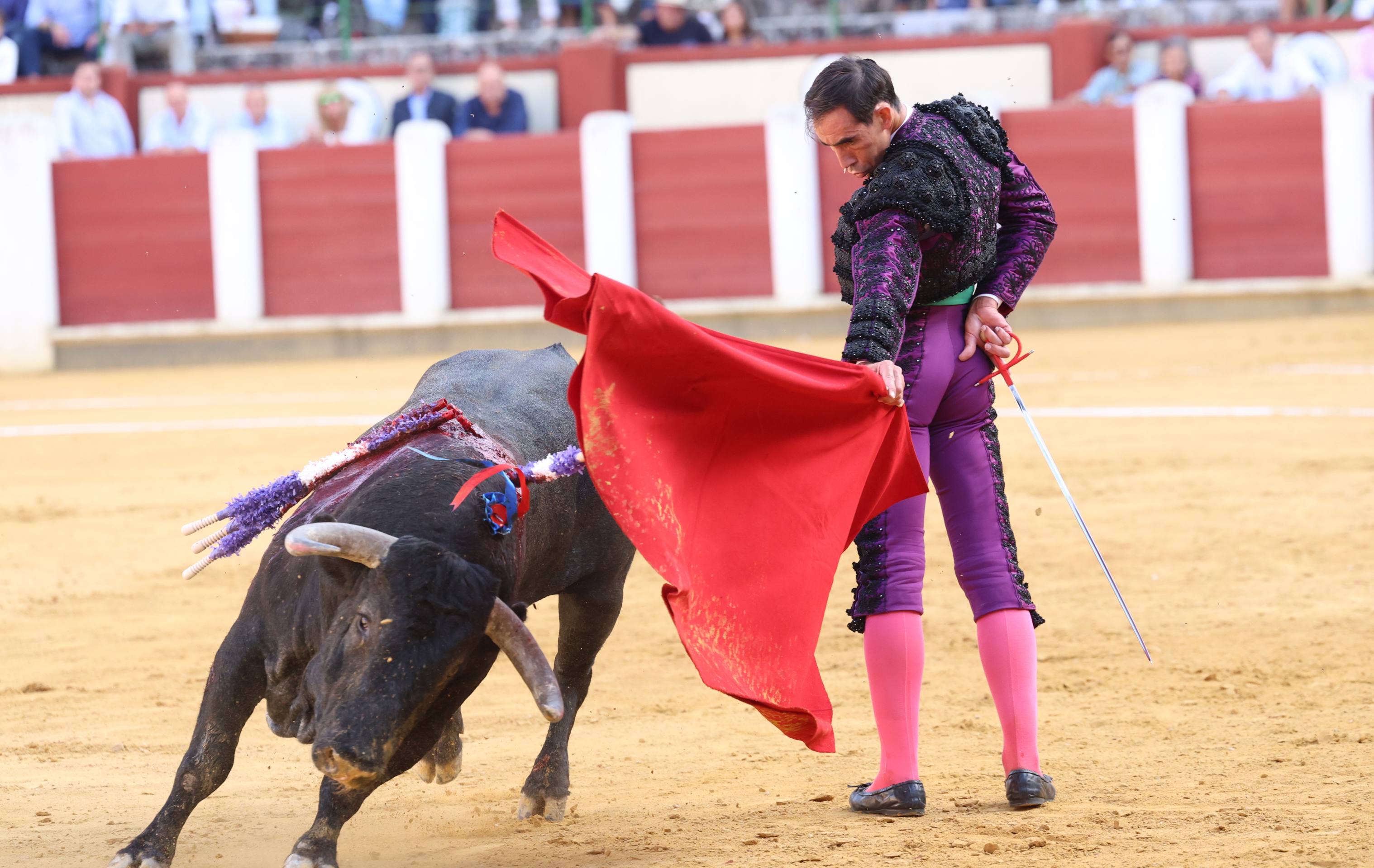 La corrida de toros de Uceda Leal, Jiménez Fortes y Rufo, en imágenes