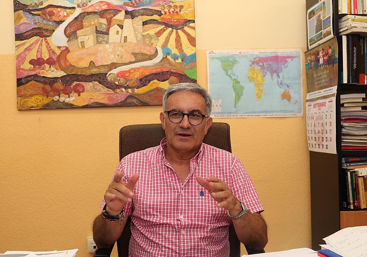 Cándido Abril, en su despacho.