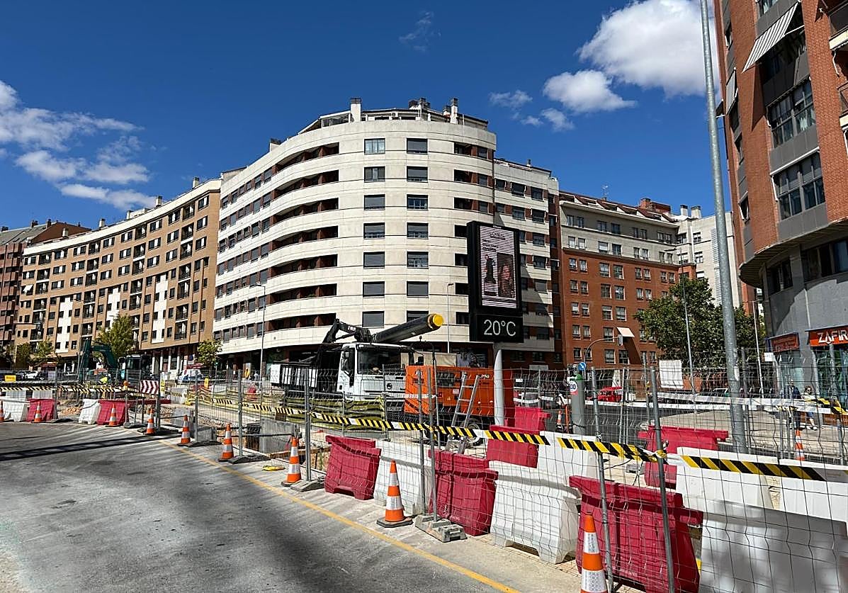 Obras de la red de calor en Parquesol.
