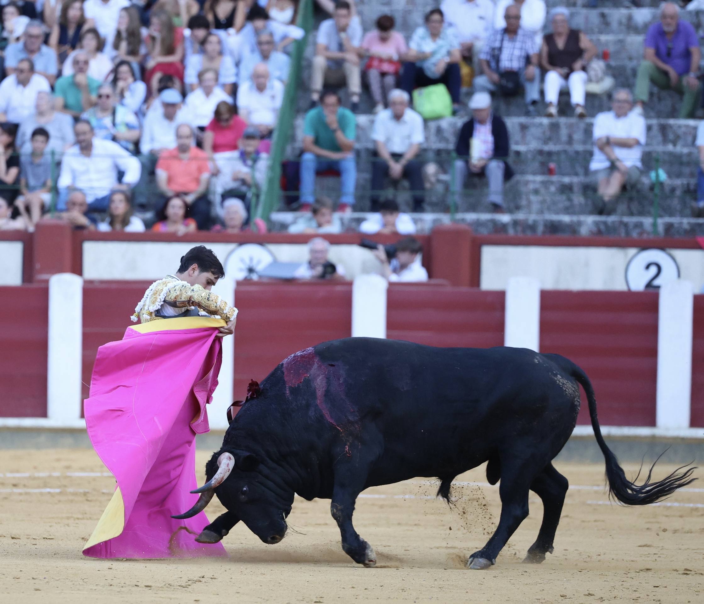 La corrida de El Fandi, Escribano e Ismael Martín, en imágenes