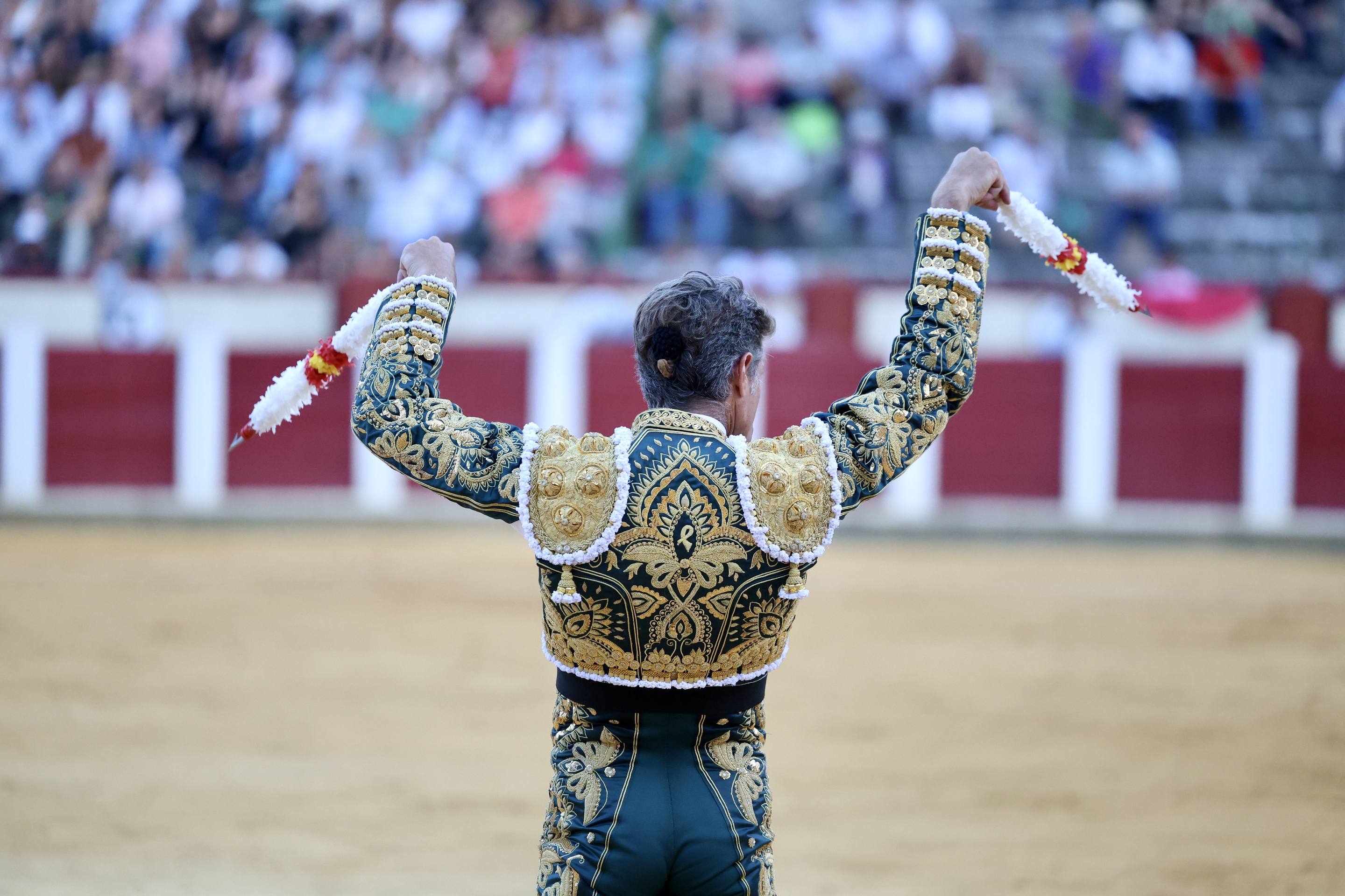 La corrida de El Fandi, Escribano e Ismael Martín, en imágenes