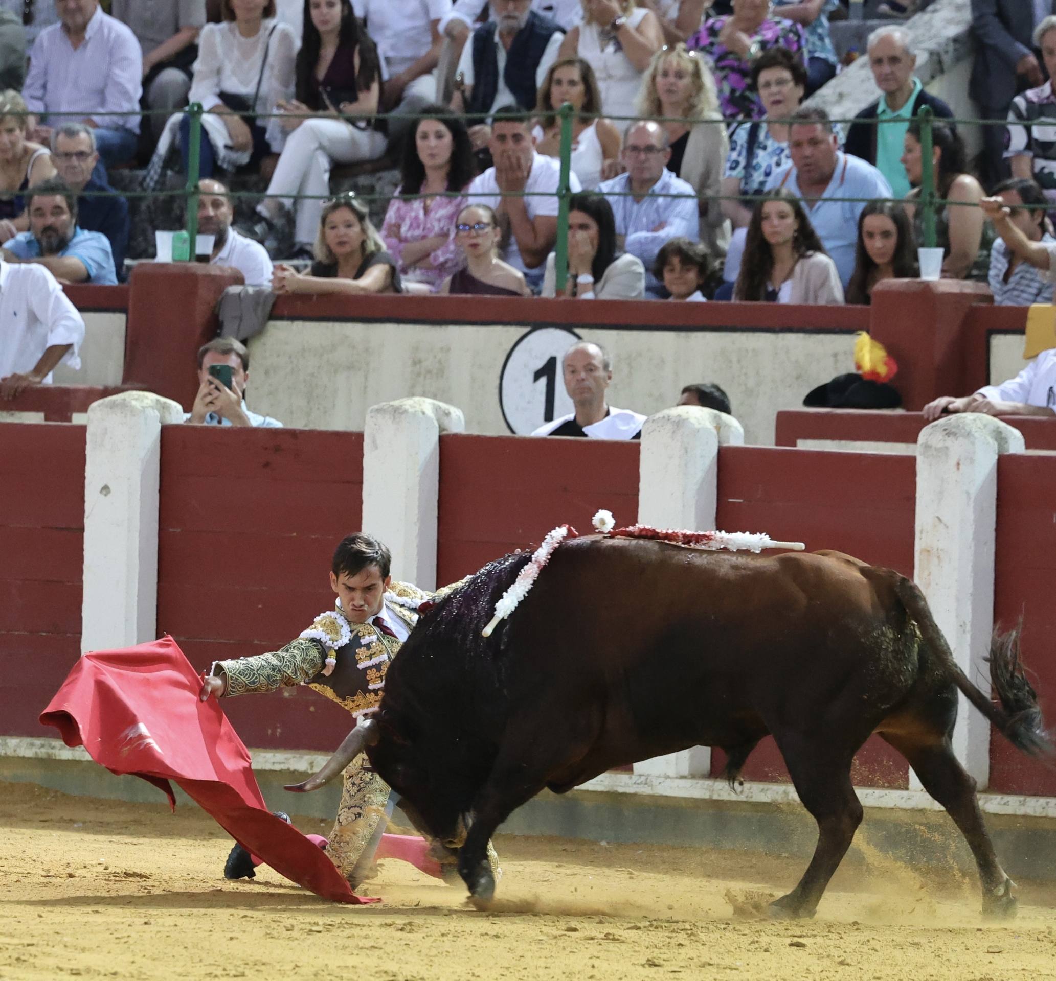 La corrida de El Fandi, Escribano e Ismael Martín, en imágenes