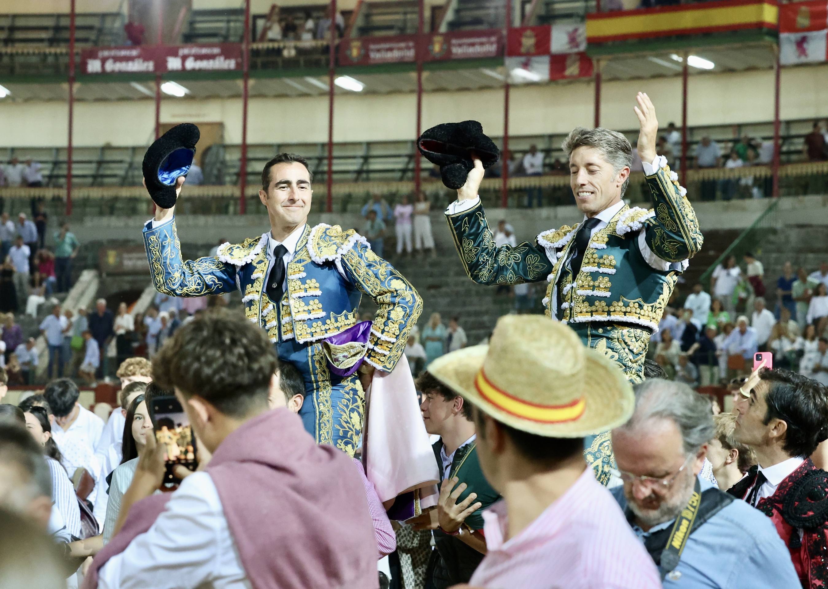 La corrida de El Fandi, Escribano e Ismael Martín, en imágenes