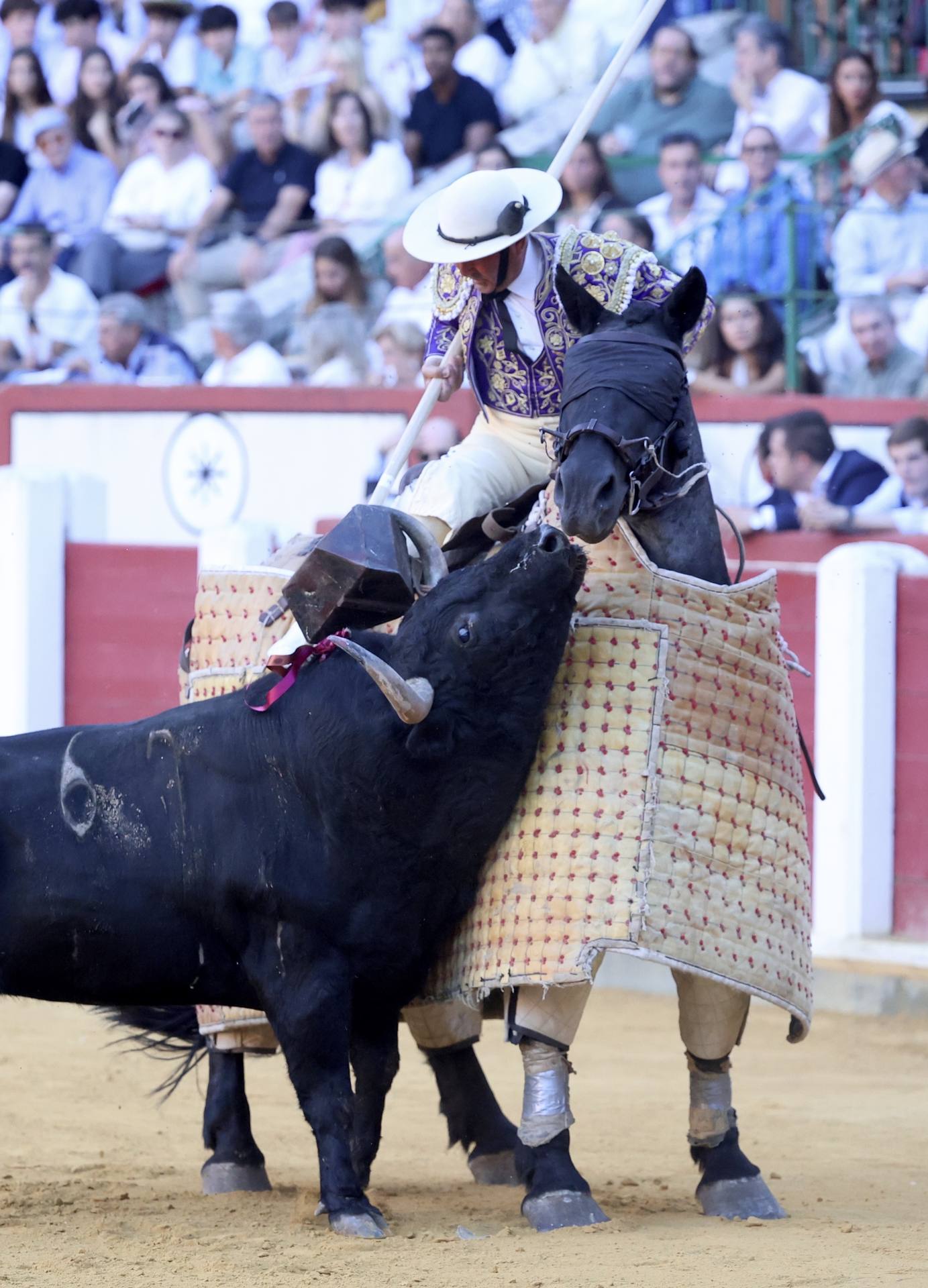 La corrida de El Fandi, Escribano e Ismael Martín, en imágenes