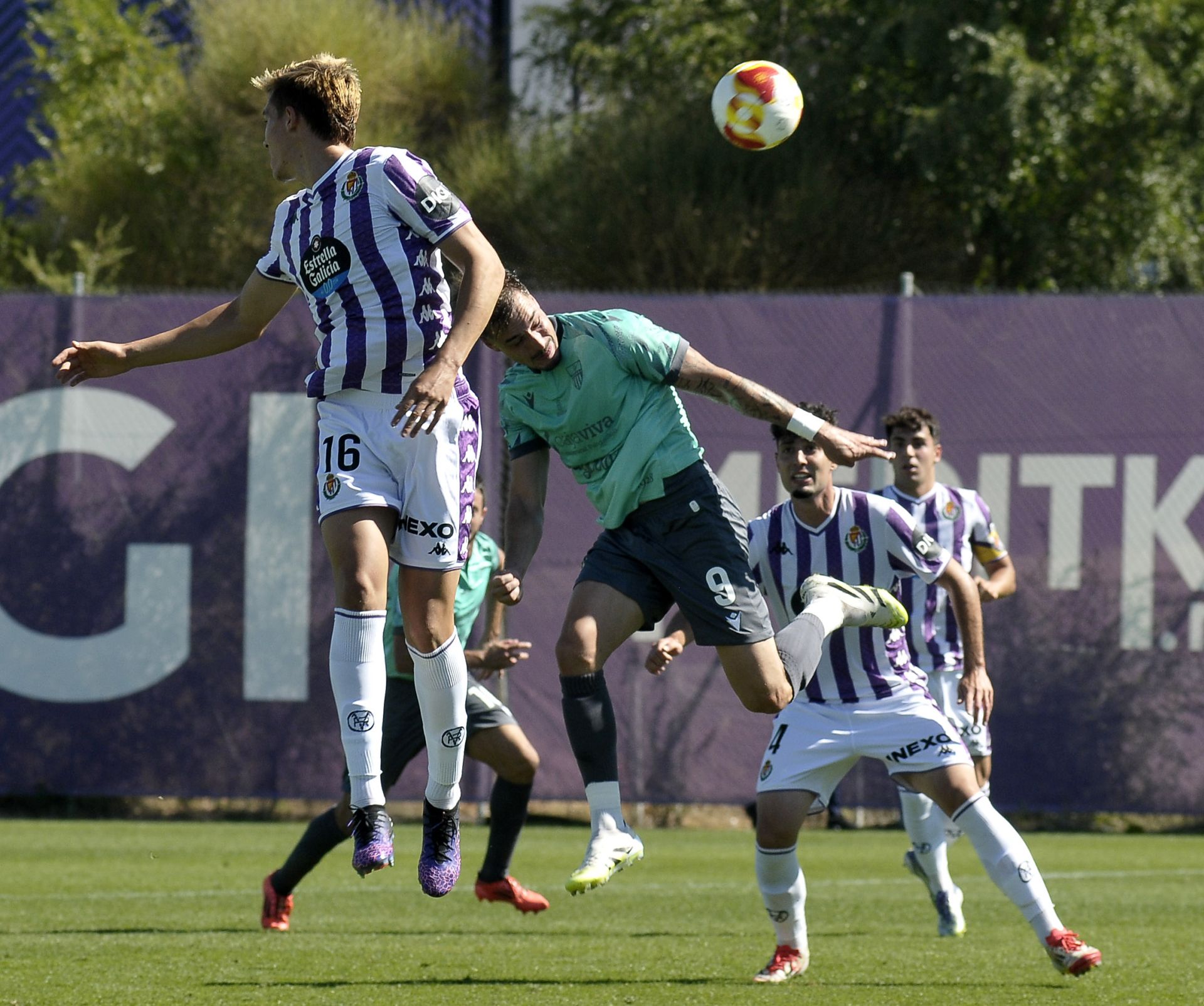 Fotos del partido entre la Segoviana y el Valladolid B