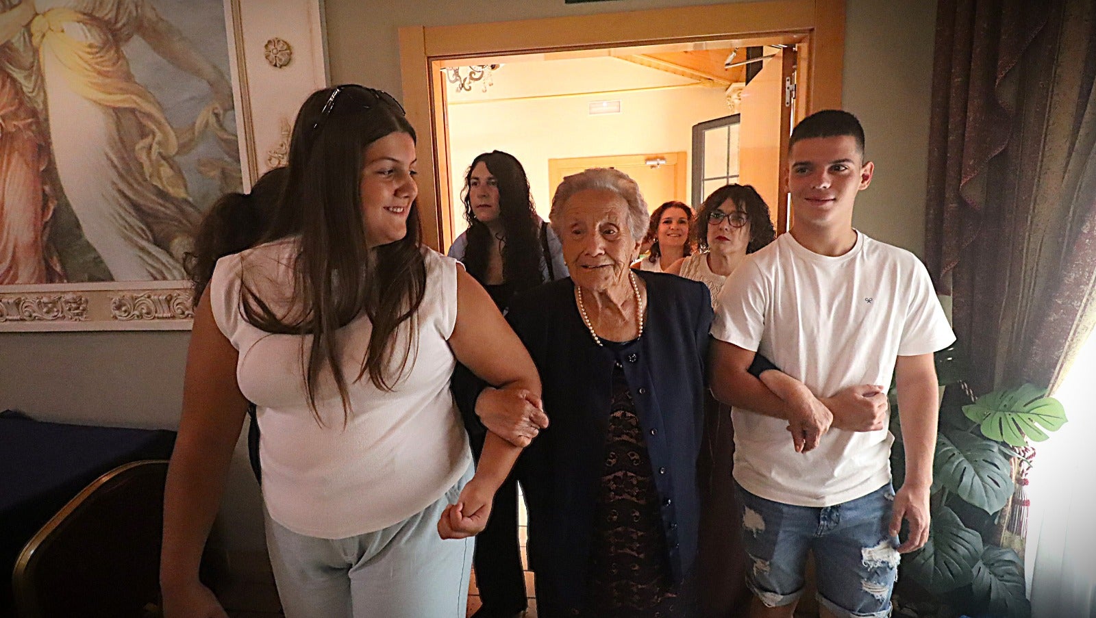 Así celebró la riosecana María Milán su siglo de vida