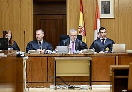 Los magistrados de la sala, durante la sesión del lunes.