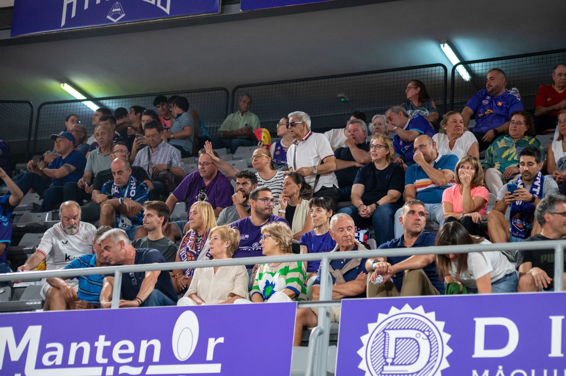 Búscate en las gradas del Súper Agropal Palencia-UEMC Valladolid