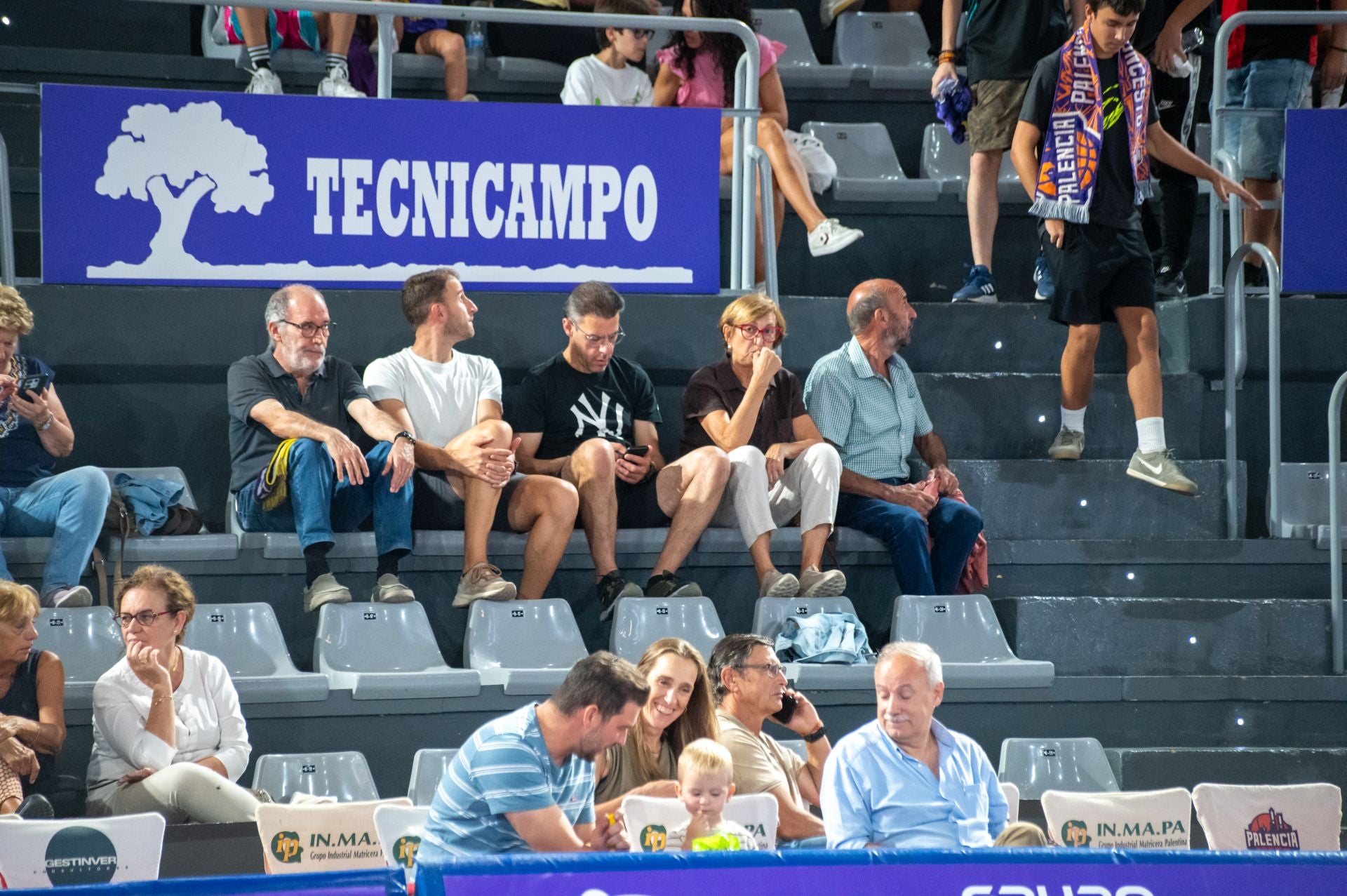 Búscate en las gradas del Súper Agropal Palencia-UEMC Valladolid