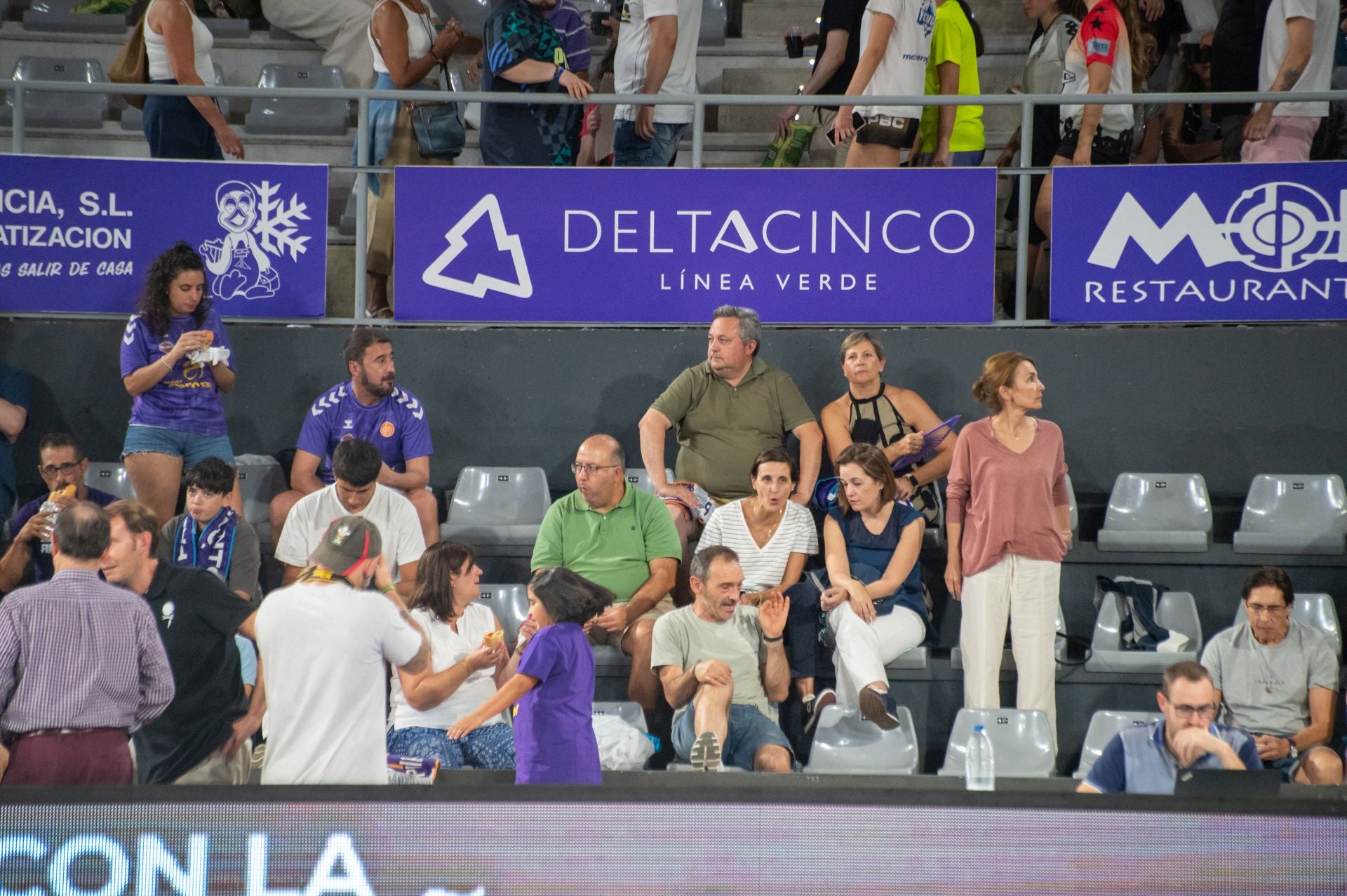 Búscate en las gradas del Súper Agropal Palencia-UEMC Valladolid