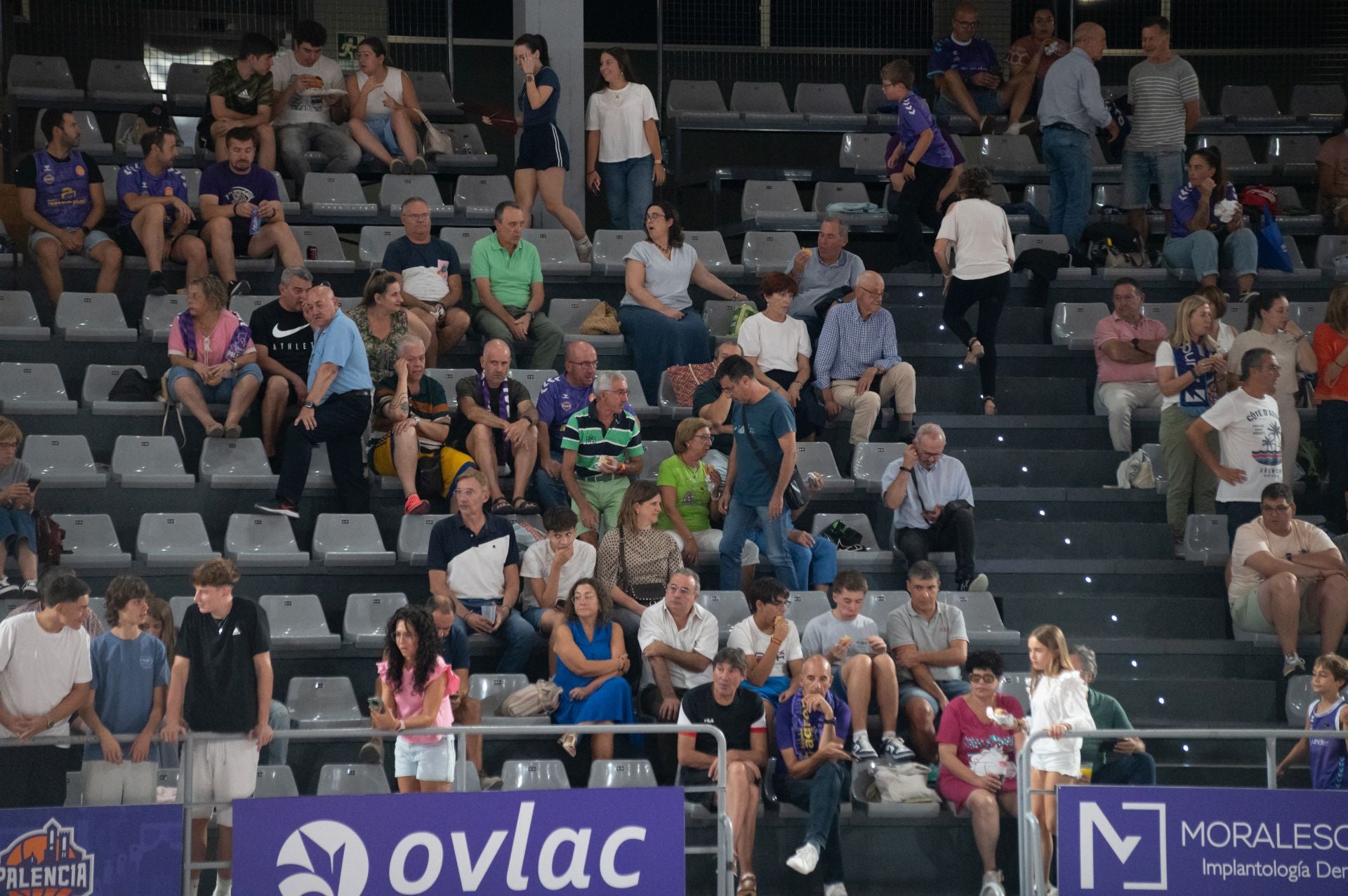 Búscate en las gradas del Súper Agropal Palencia-UEMC Valladolid