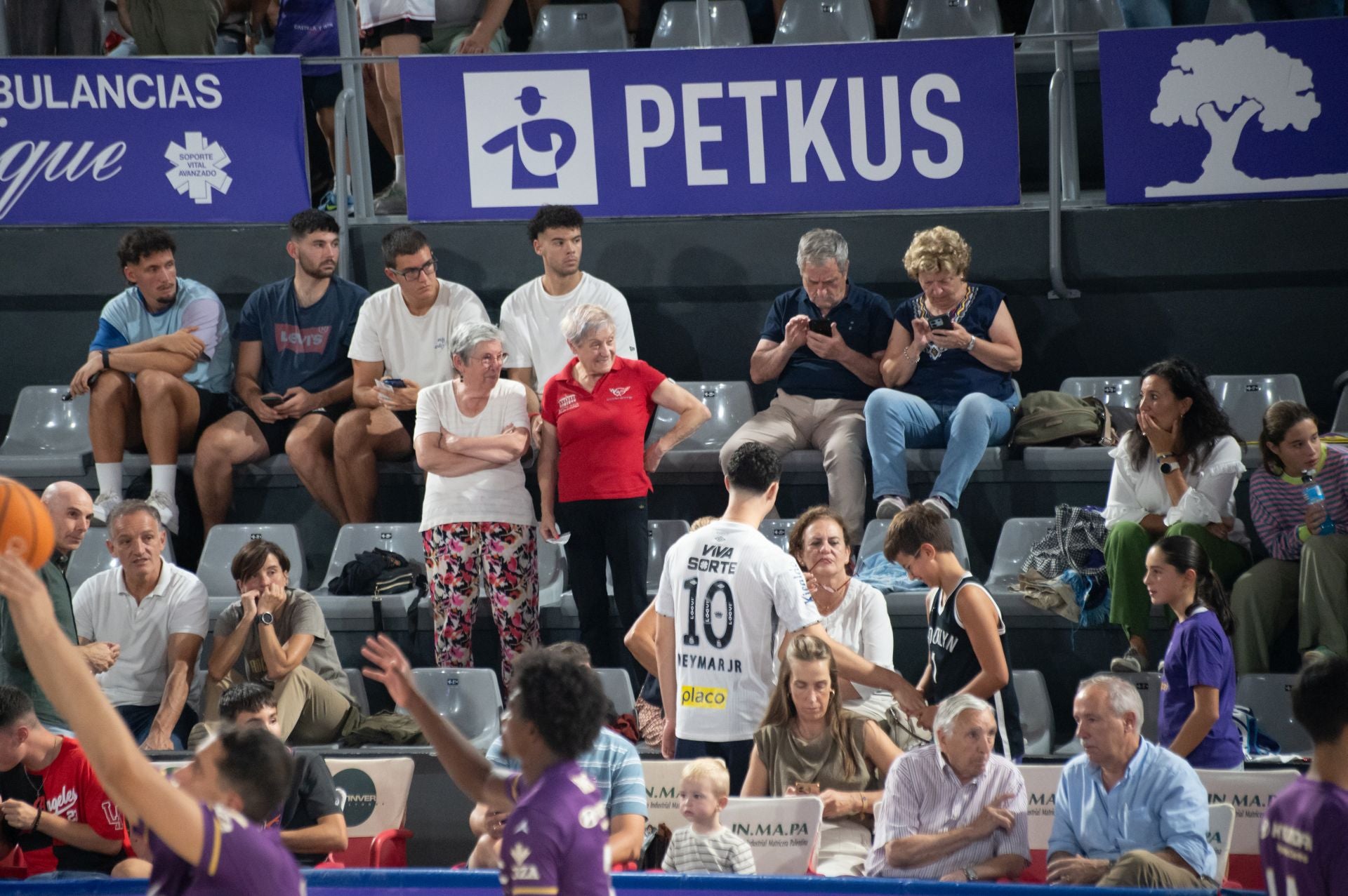 Búscate en las gradas del Súper Agropal Palencia-UEMC Valladolid