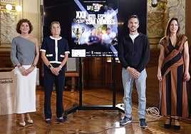 Mayte Martínez, Victoria Barcina, y Diego García, en la presentación de la prueba.