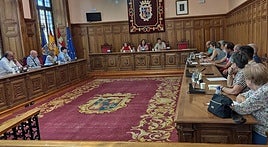 Reunión del equipo de gobierno con las asociaciones de vecinos.