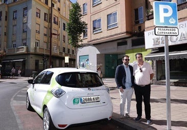 De gasolinera en la Circular a plaza reservada para coches eléctricos compartidos