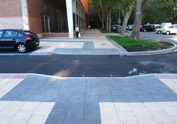 El Cuatro de Marzo estrena reurbanización y recupera 85 plazas de aparcamiento