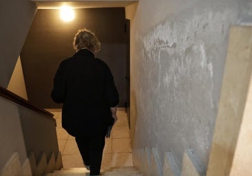 Las quejas de un centenar de vecinos de un edificio de Laguna: «Llevamos semanas sin tele y meses sin poder cerrar el garaje»