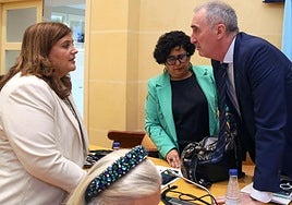 Clara Martín, Rosalía Serrano y José Mazarías, durante un Pleno del Ayuntamiento de Segovia.