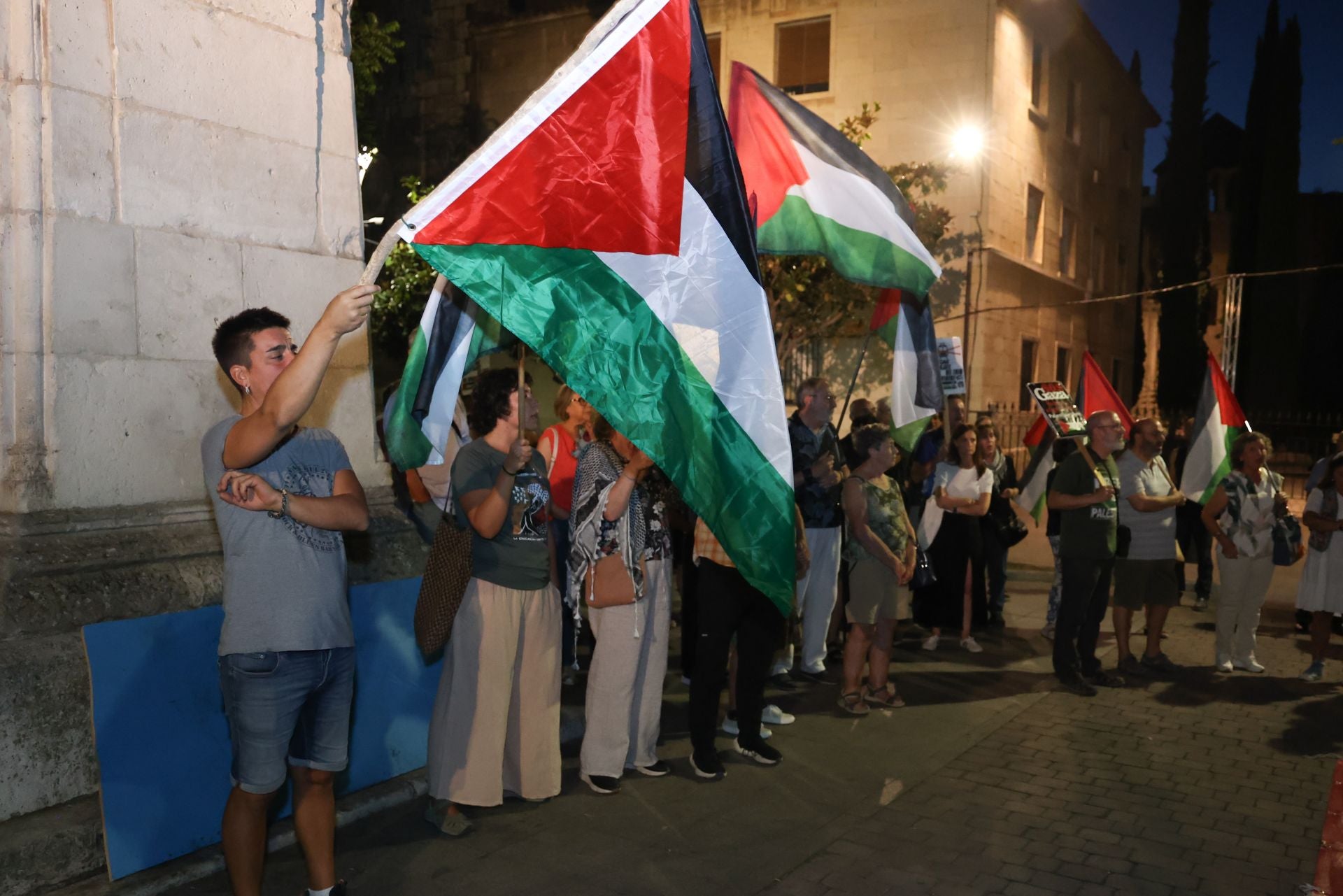 Las imágenes de la primera concentracion a favor de Palestina tras La Vuelta