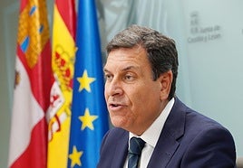 El portavoz de la Junta de Castilla y León, Carlos Fernández Carriedo, este jueves en la rueda de prensa posterior al Consejo de Gobierno.