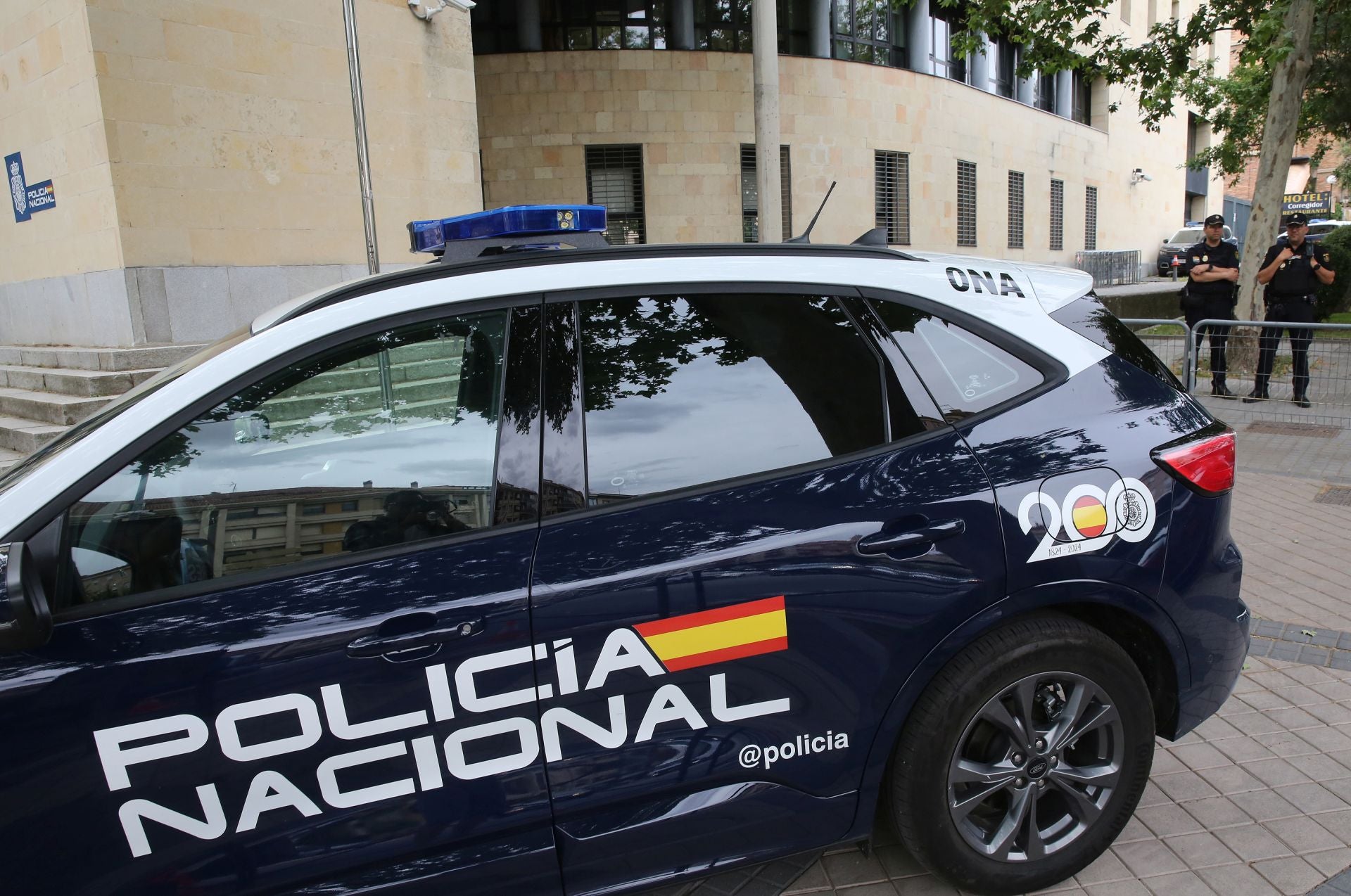 Coche de Policía Nacional en la Comisaría de Segovia.