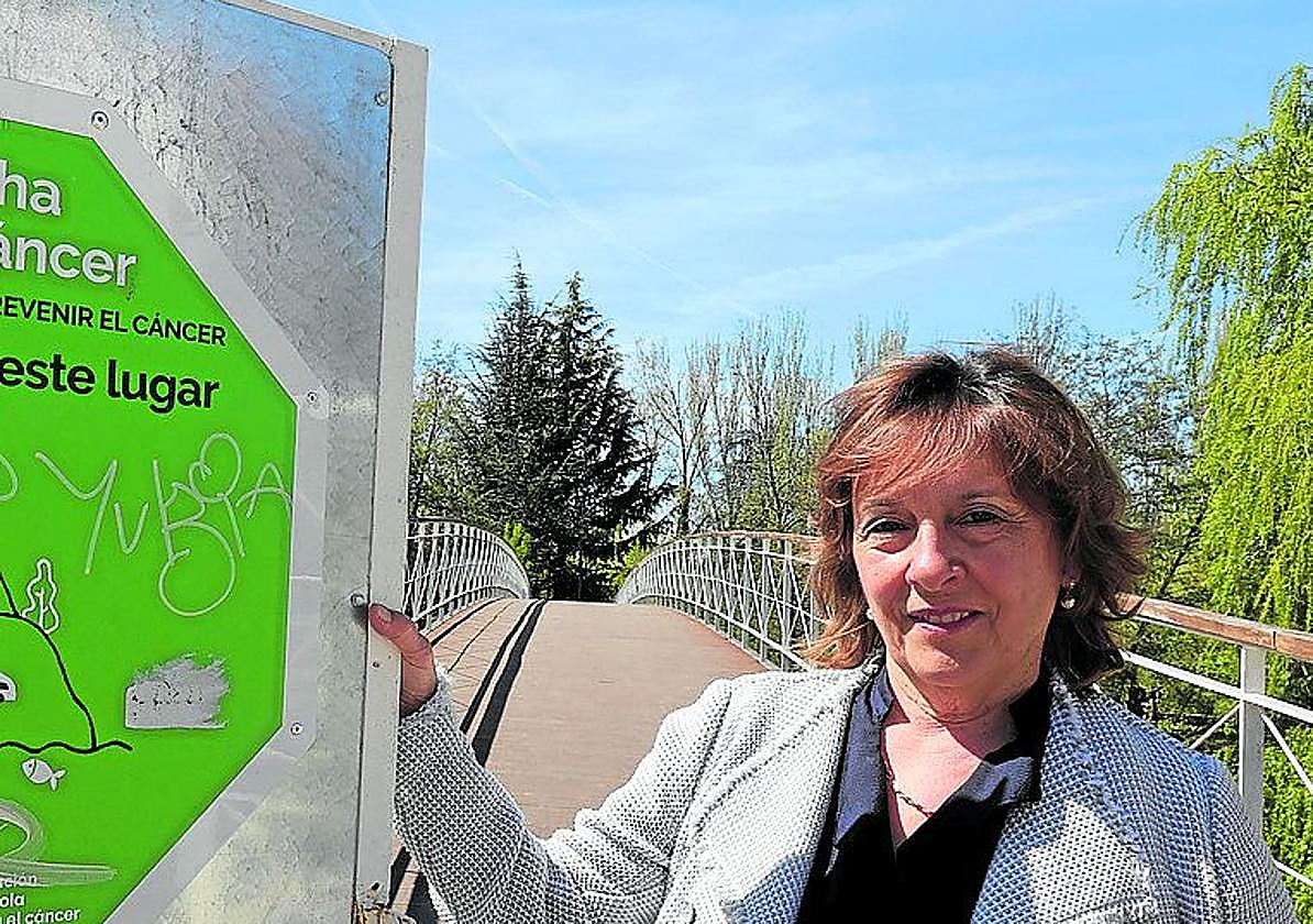 Rosa Andrés, en el espacio sin humo de Isla Dos Aguas.