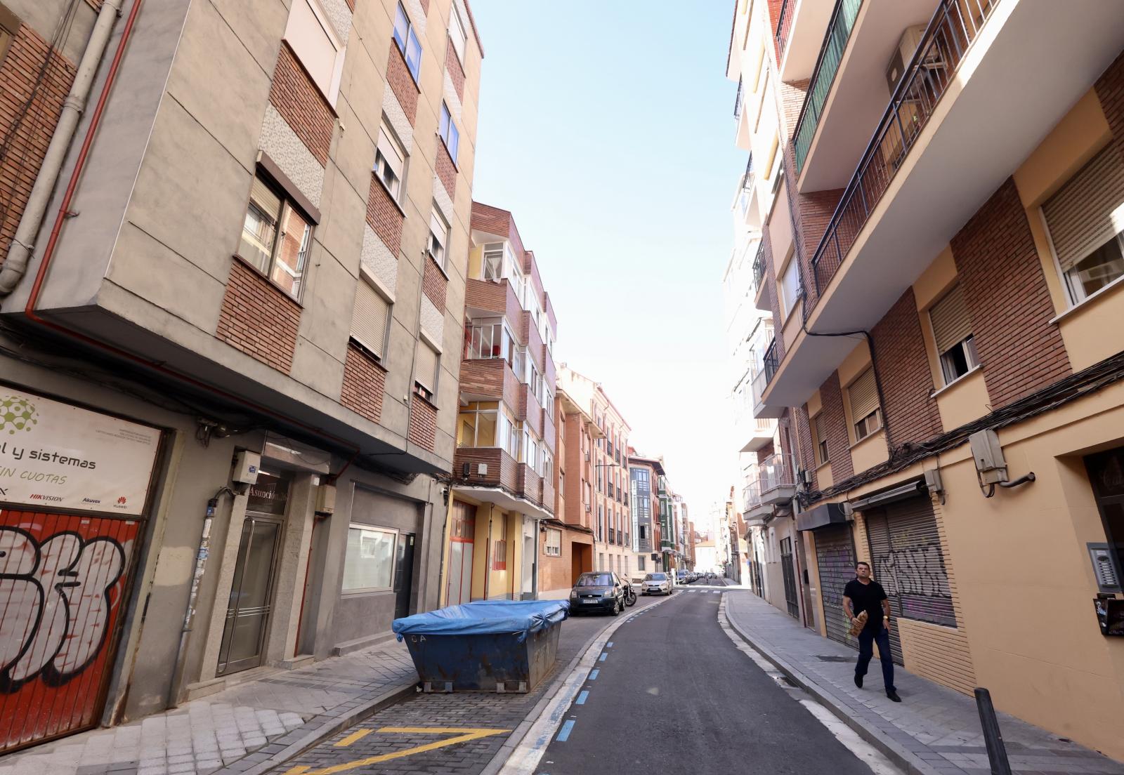 Las primeras habitaciones en venta están en un bloque de la calle Asunción, en el entorno de La Circular.