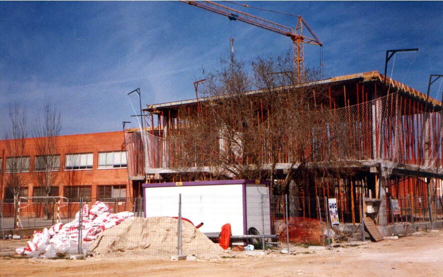 Obras para la ampliación del colegio público Camilo José Cela. 31 de marzo de 2002.
