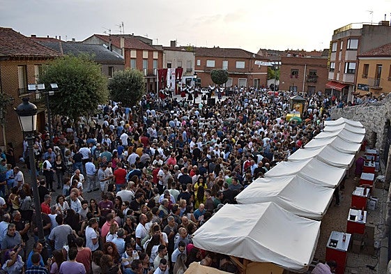 Asistentes a la Fiesta del Primer Vino de Cigales