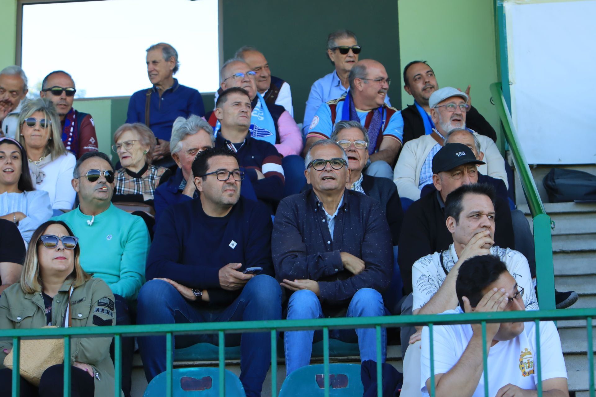 Búscate en las gradas de La Albuera durante el triunfo de la Segoviana