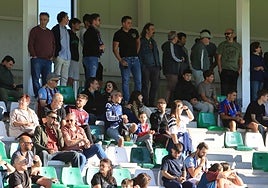 Búscate en las gradas de La Albuera