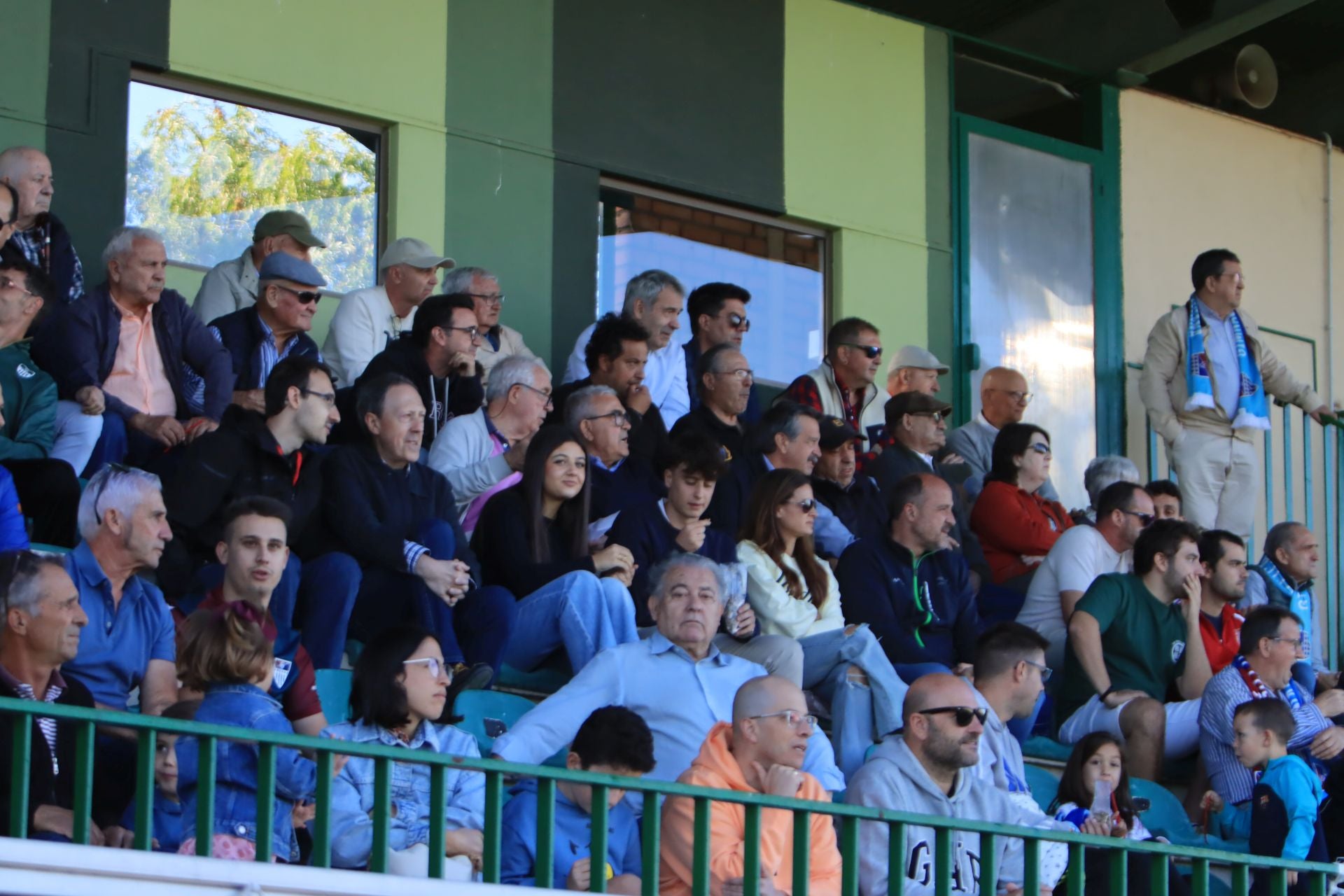 Búscate en las gradas de La Albuera durante el triunfo de la Segoviana
