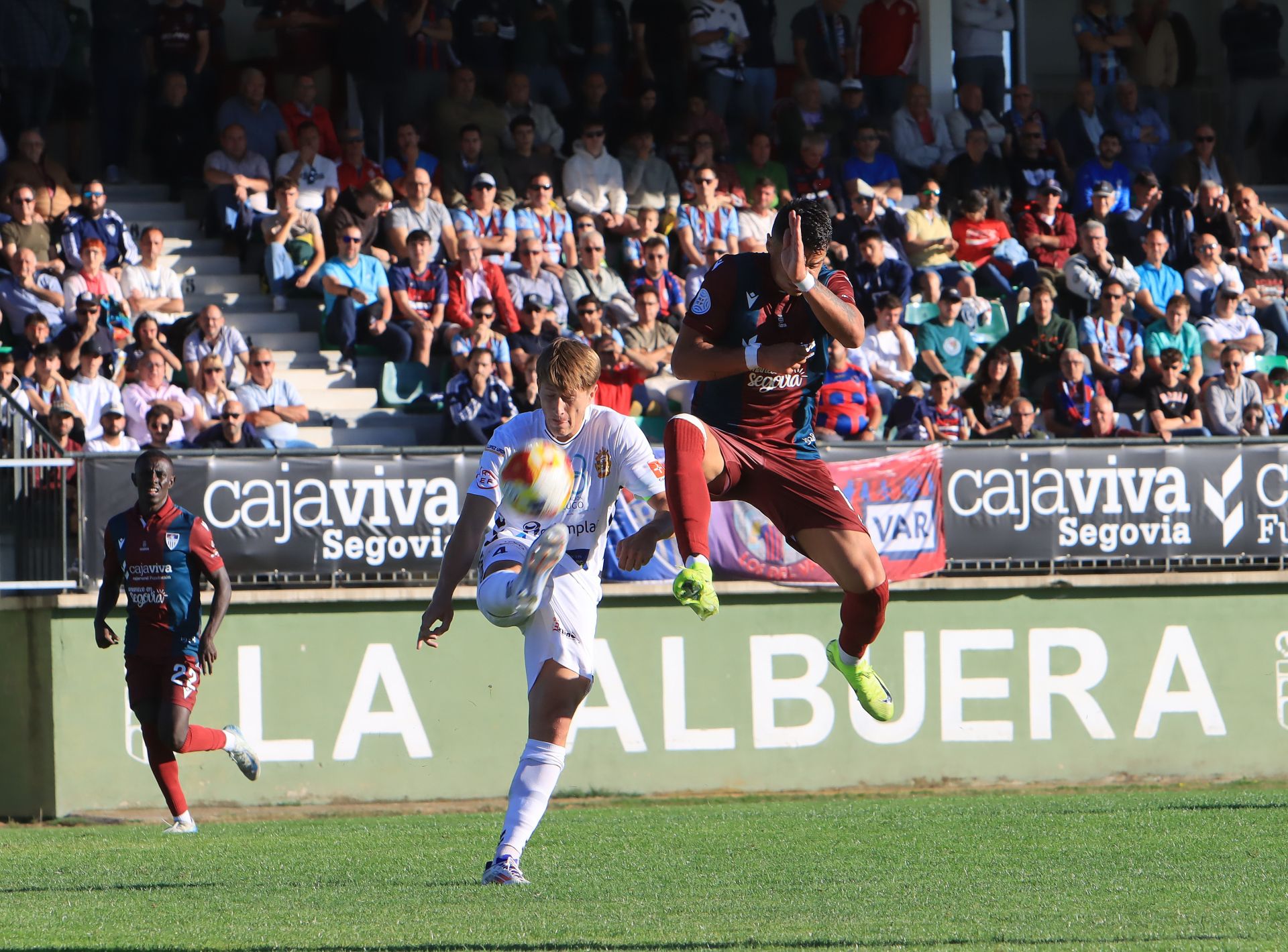 Fotos del triunfo de la Segoviana ante la SD Sarriana