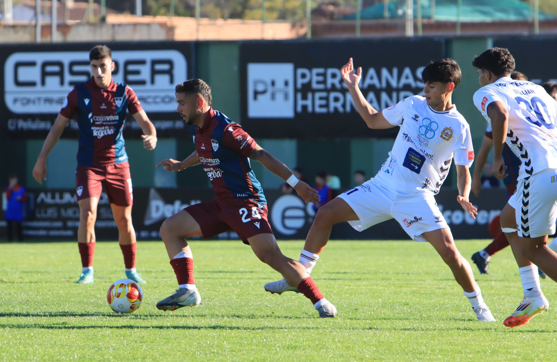 Fotos del triunfo de la Segoviana ante la SD Sarriana