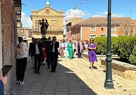 Procesión de San Mauricio alrededor de la plaza Mayor de Palazuelo de Vedija