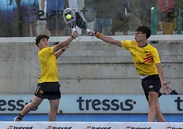 Una acción de uno de los encuentros disputados en el Club La Raqueta.