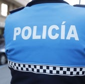 Un grupo armado con palos persigue a un hombre que portaba un arma de fuego