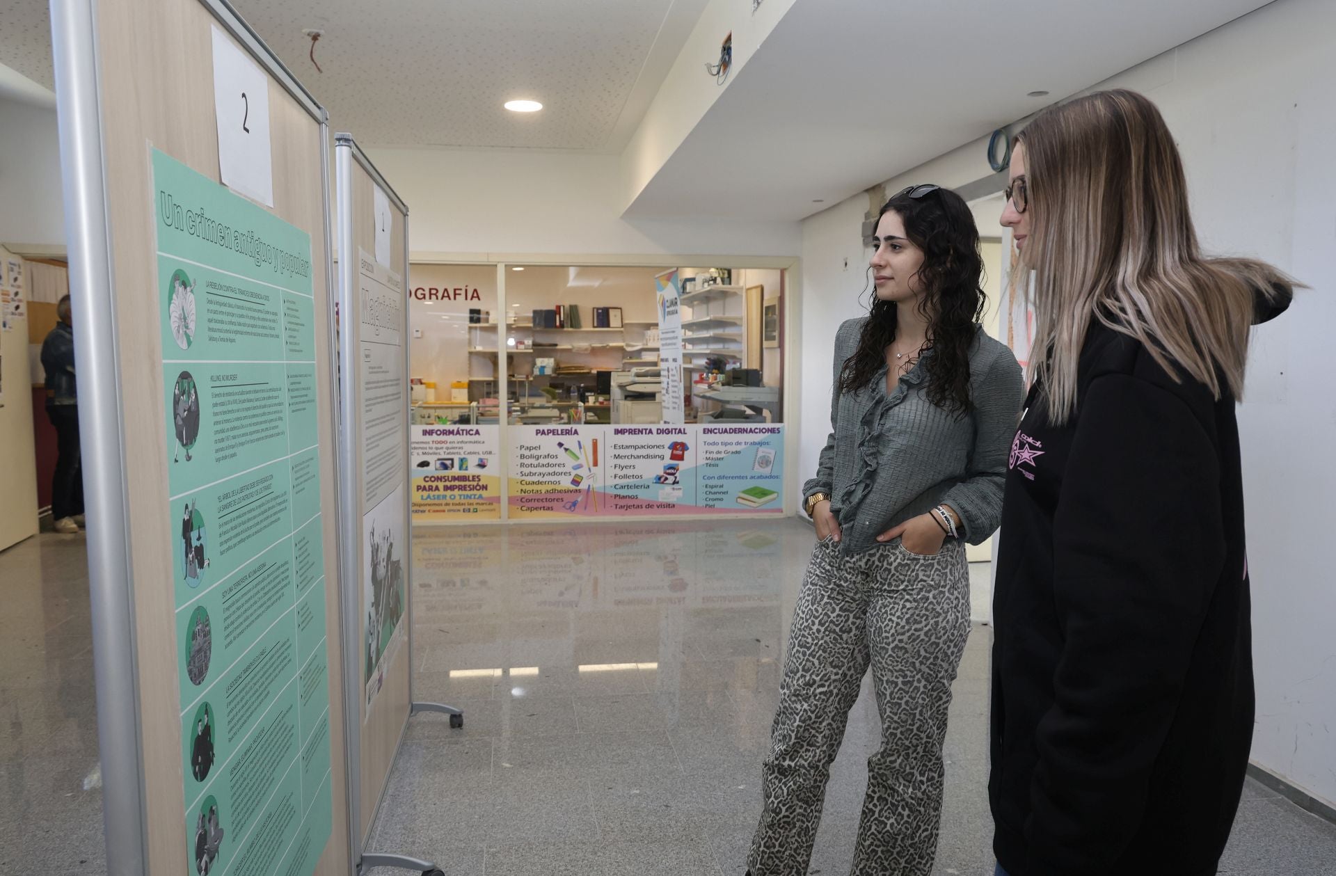 &#039;Magnicidios. Dar en la cabeza&#039; invita a la reflexión en el campus