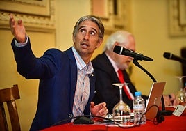 Enrique Berzal, en una conferencia.