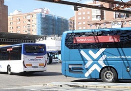 Autobuses anunciando el sistema Buscyl en Valladolid.