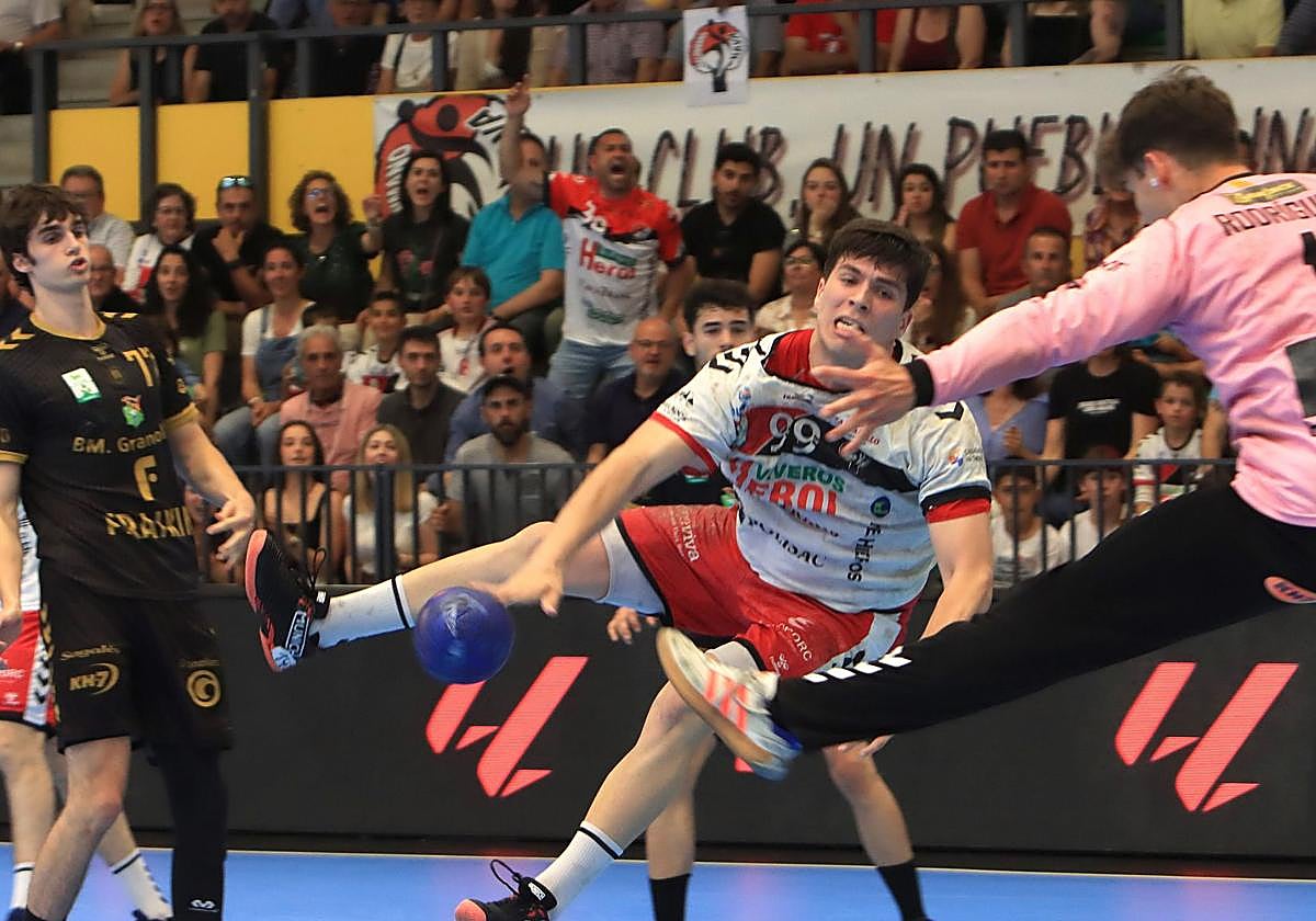 Un momento del enfrentamiento que Nava y Granollers protagonizaron el pasado mayo.