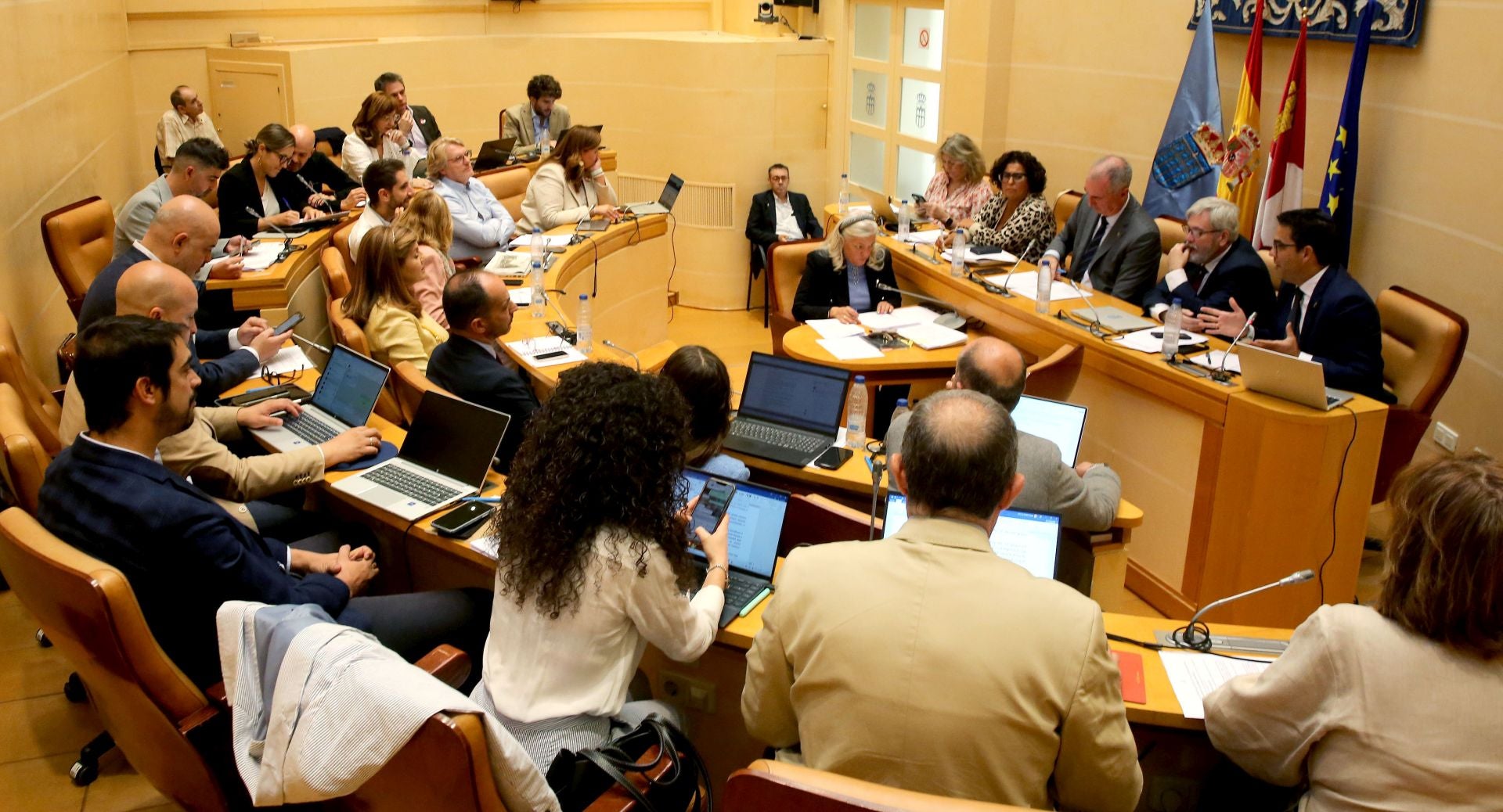 El pleno del Ayuntamiento de Segovia, en imágenes